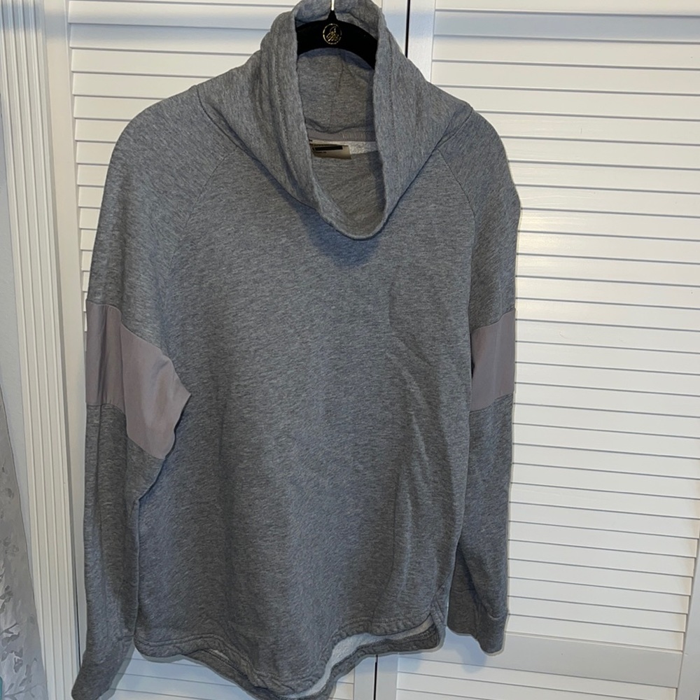 GYMSHARK Pullover Sweater